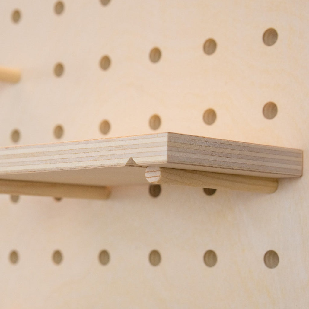Skyformet pegboard-organisator til verksted