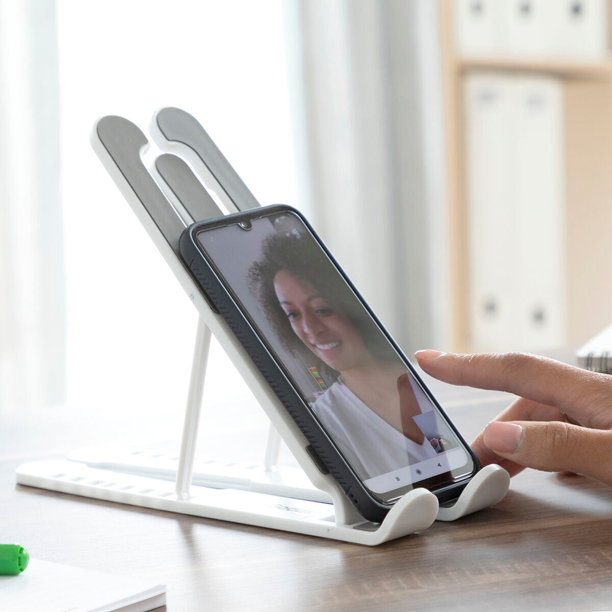 Sammenleggbar og justerbar laptopstativ Flappot