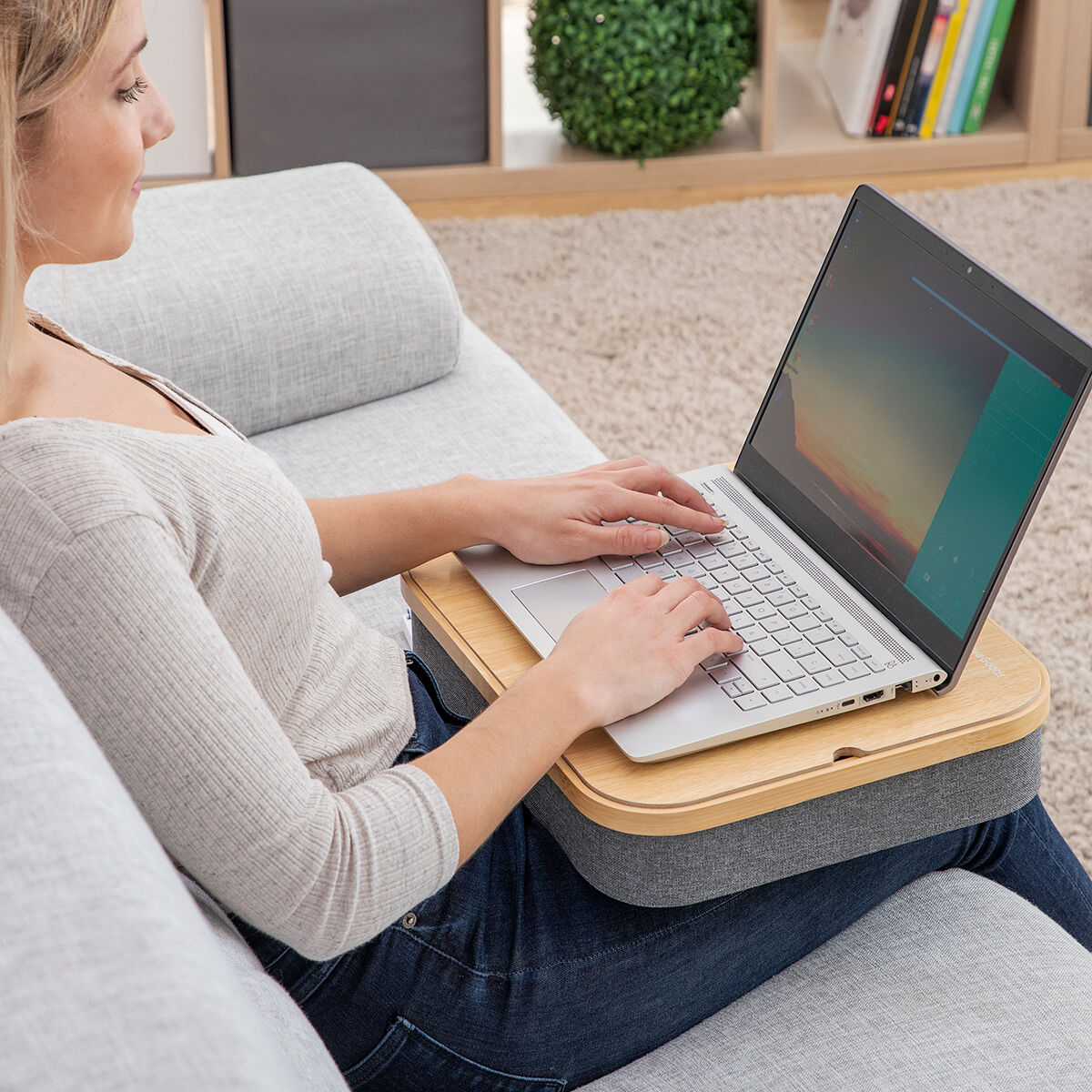 Bærbart laptopbord med oppbevaringsbrett Larage – InnovaGoods