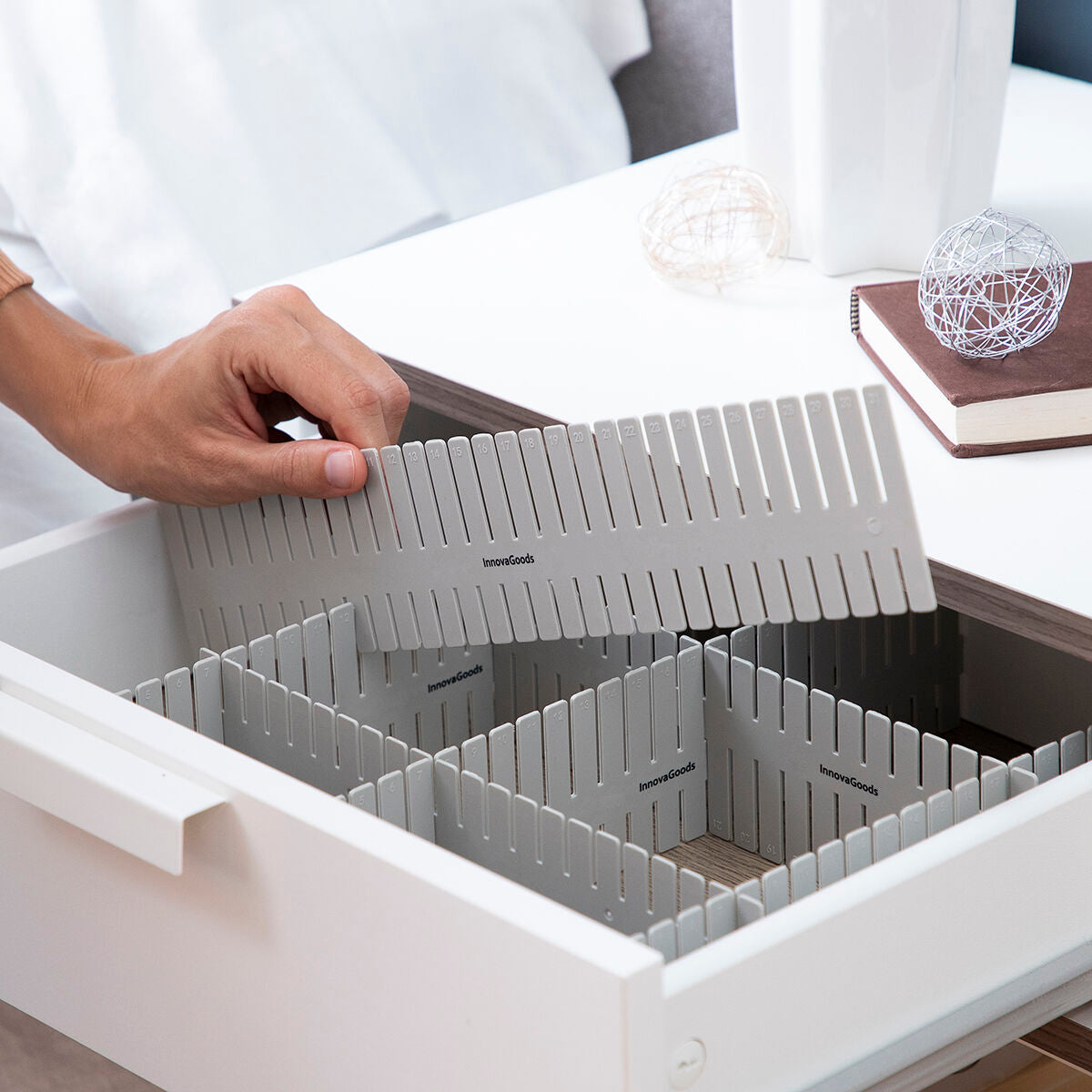 Justerbar skuffeorganisator Condor – 16 deler, InnovaGoods